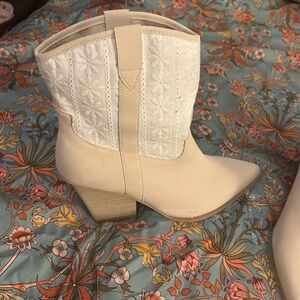 Women’s Cowgirl Boots